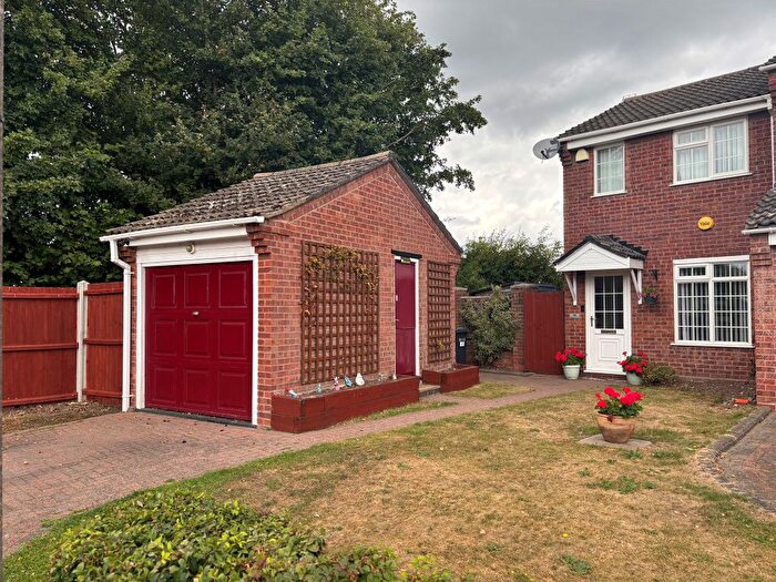 2 Bedroom Semi-Detached House For Sale In Tackford Close, Birmingham, B36