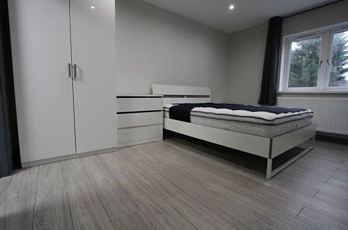 2 Bedroom Flat To Rent In Sutton, SM2