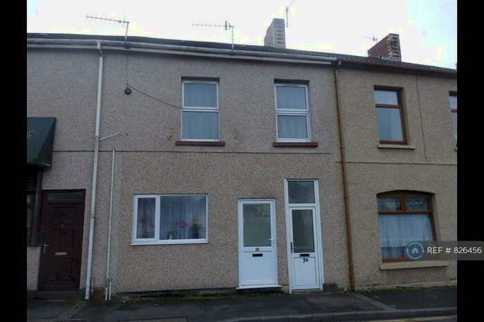 1 Bedroom Flat To Rent In Llanelli, Llanelli, SA15