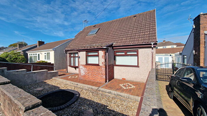 3 Bedroom Detached House For Sale In Oaklands Avenue, Bridgend, CF31