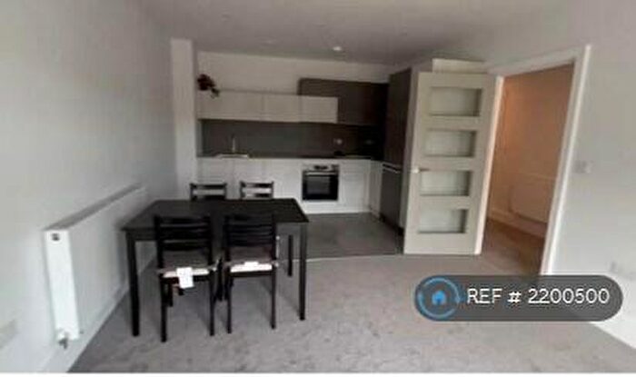 1 Bedroom Flat To Rent In Sunapee Road, Reading, RG2