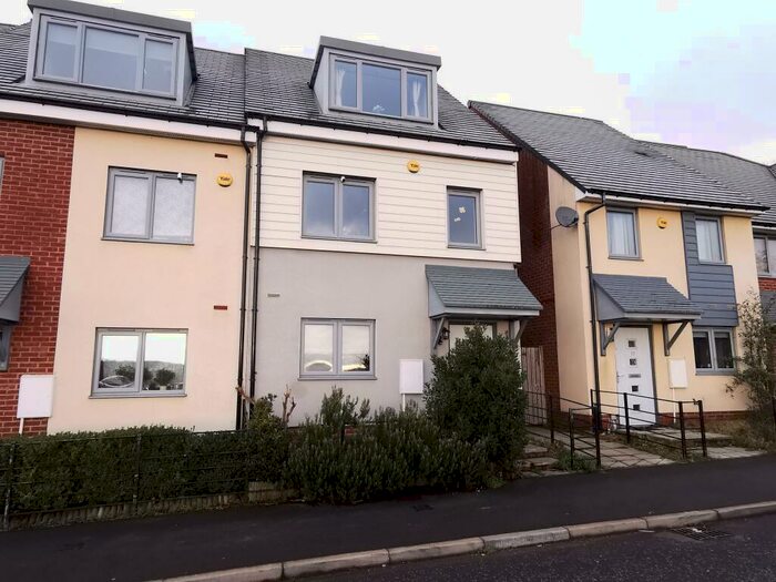 3 Bedroom Town House To Rent In Chester Pike, The Rise, Newcastle Upon Tyne, NE15