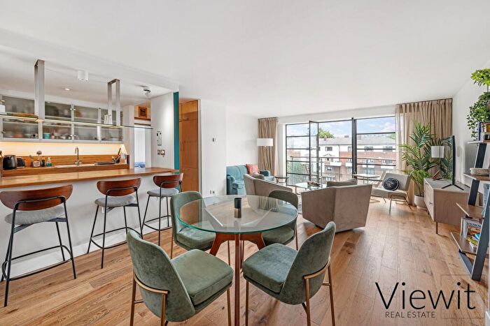 2 Bedroom Flat To Rent In Ice Wharf, New Wharf Road, London, N1