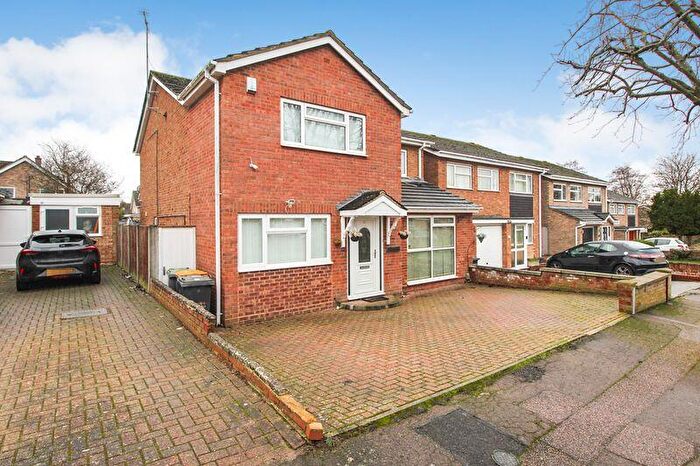 4 Bedroom Detached House For Sale In Ebble Mead, Bedford, MK41