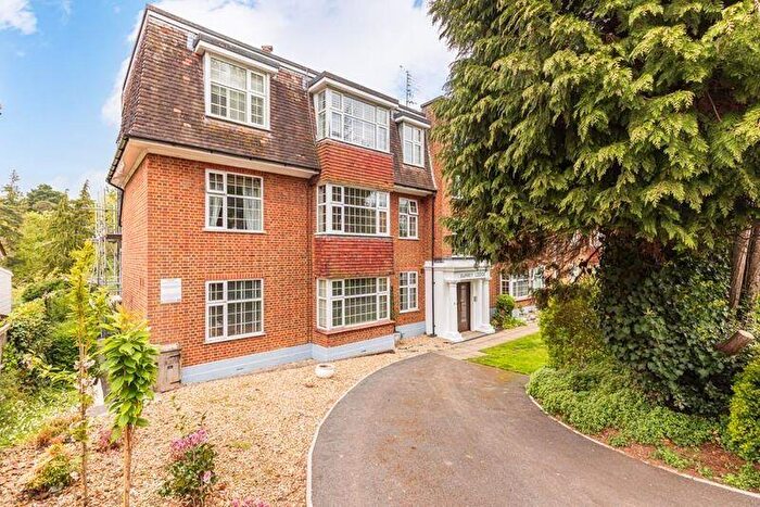 3 Bedroom Flat For Sale In Surrey Road, Bournemouth, BH4