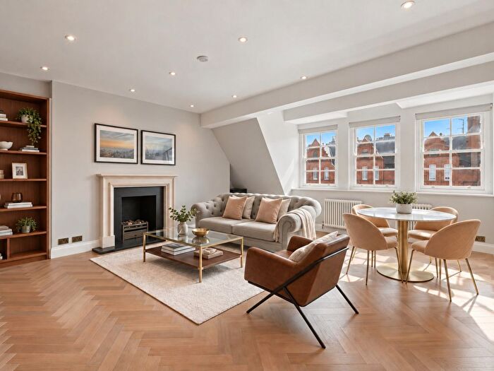 2 Bedroom Flat To Rent In Pont Street, London, SW1X