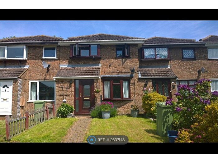 3 Bedroom Semi-Detached House To Rent In Elmhurst Close, Furzton, Milton Keynes, MK4