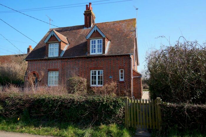 2 Bedroom Cottage To Rent In Village Of Lawford, CO11