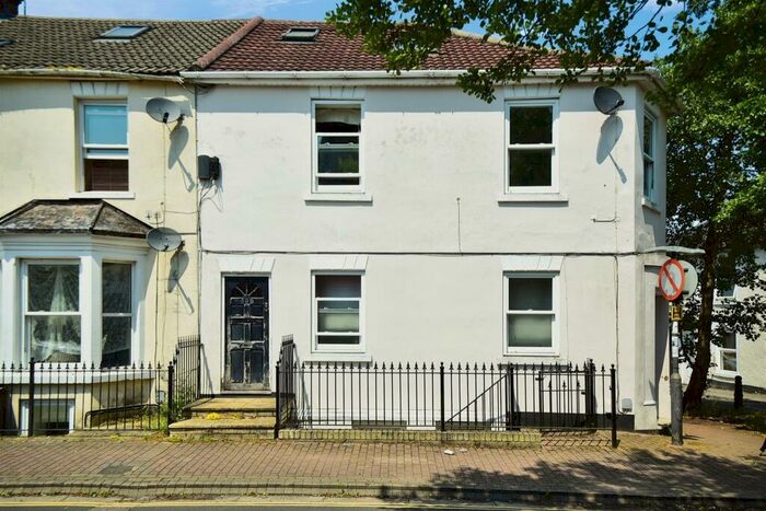 2 Bedroom Flat For Sale In North Street, Swindon, SN1