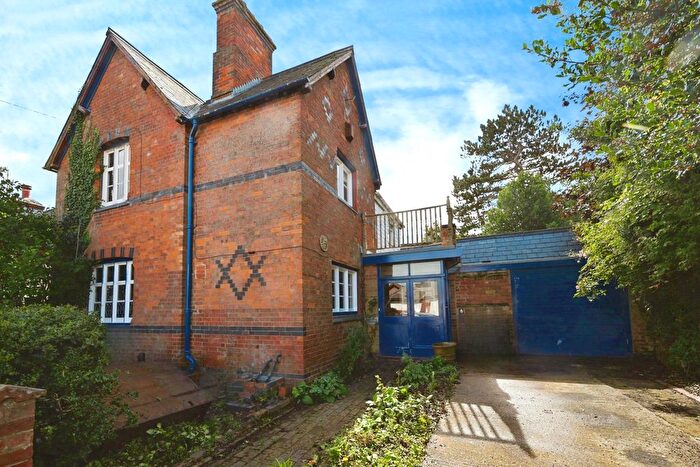 3 Bedroom End Of Terrace House For Sale In Magnet Lane, Bilton, Rugby, Warwickshire, CV22