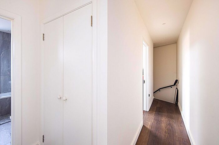 2 Bedroom Detached House For Sale In Cassland Road, London, Greater London, E9