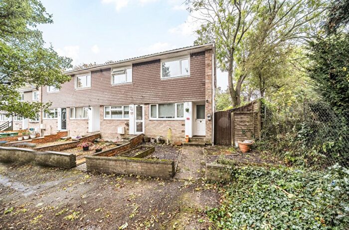 2 Bedroom End Of Terrace House For Sale In Shooters Hill Close, Southampton, Hampshire, SO19