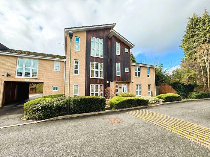 2 Bedroom Flat For Sale In Elkins Square, Bishopstoke, Eastleigh, SO50