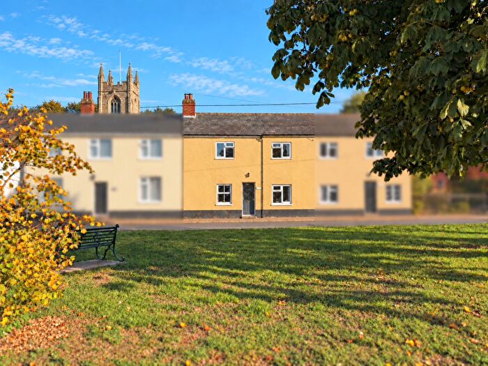 3 Bedroom Cottage For Sale In Market Place, New Buckenham, NR16
