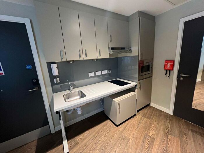 1 Bedroom House To Rent In Urban Study Melbourne, NE1
