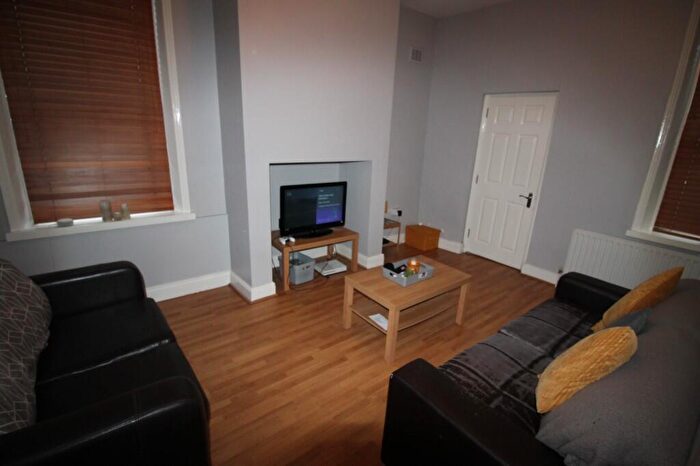 2 Bedroom Flat To Rent In Simonside Terrace, Newcastle Upon Tyne, NE6