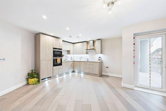 2 Bedroom Flat To Rent In The Picturehouse, Bridge Avenue, Maidenhead, Berkshire, SL6