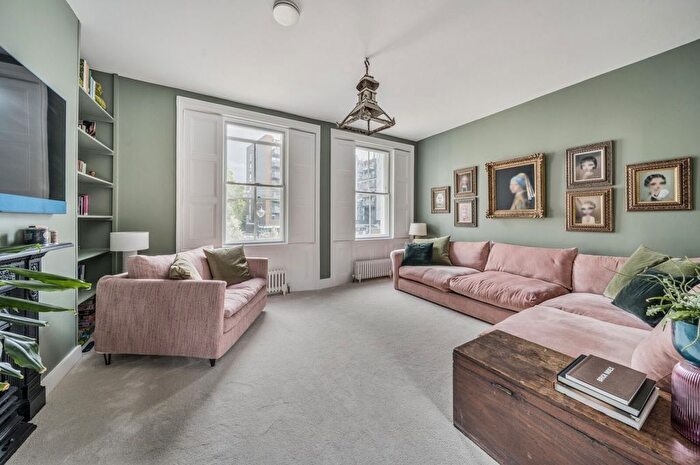 3 Bedroom Terraced House For Sale In Bermondsey Square, London, SE1