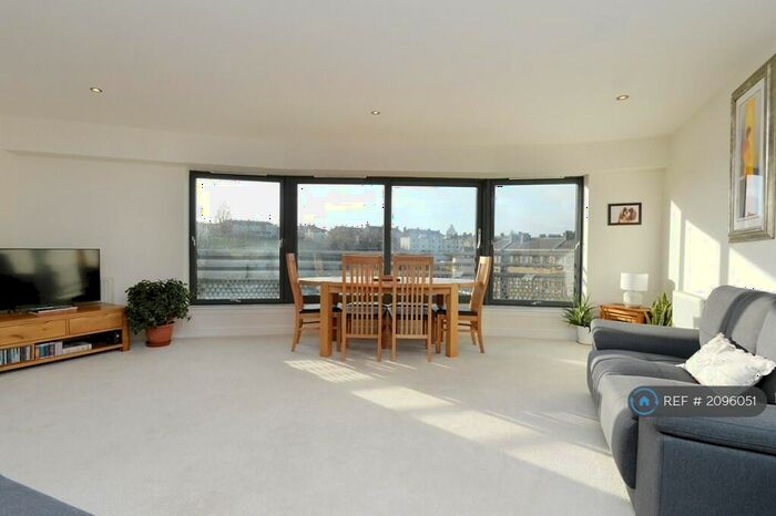 3 Bedroom Flat To Rent In Lower Granton Road, Edinburgh, EH5