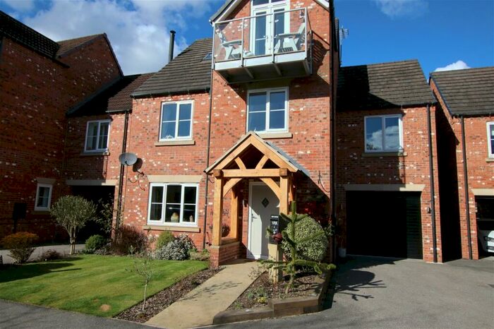 4 Bedroom Detached House For Sale In Millcroft, Millhouse Green, S36