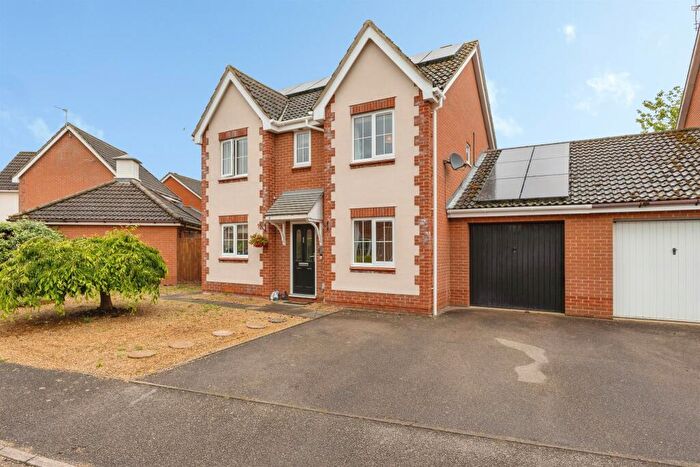 4 Bedroom Detached House For Sale In Stirling Close, Drayton, Norwich, NR8