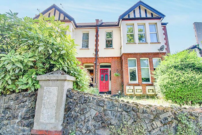 1 Bedroom Flat For Sale In Victoria Avenue, Southend-on-Sea, SS2
