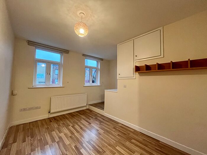 2 Bedroom Flat To Rent In Stokes Croft Flat, Bristol, BS1