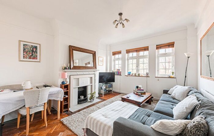 2 Bedroom Flat To Rent In Macaulay Road, SW4