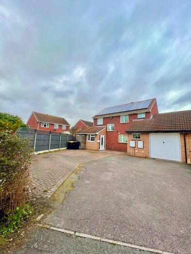 1 Bedroom Detached House To Rent In Gilbert Close, Bedford, MK42