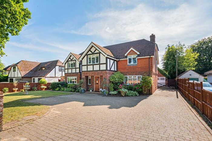 4 Bedroom Detached House For Sale In Boyneswood Road, Medstead, Alton, Hampshire, GU34
