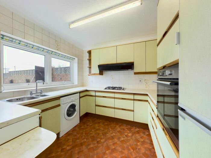5 Bedroom Property To Rent In Brook Lane, Bexley, Kent, DA5