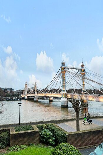 5 Bedroom Flat To Rent In Anhalt Road, London, SW11