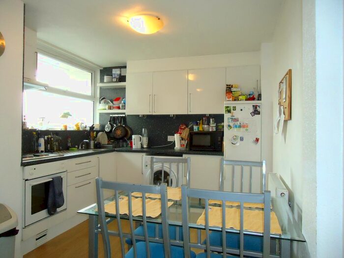 3 Bedroom Flat To Rent In Bolingbroke Walk, Nr Battersea Sq &amp; Park, SW11