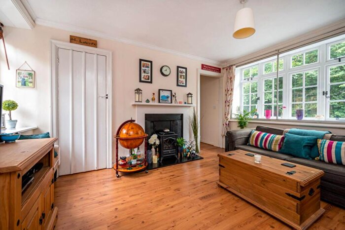 1 Bedroom Flat To Rent In Portsmouth Road, Guildford, , Guildford, GU2