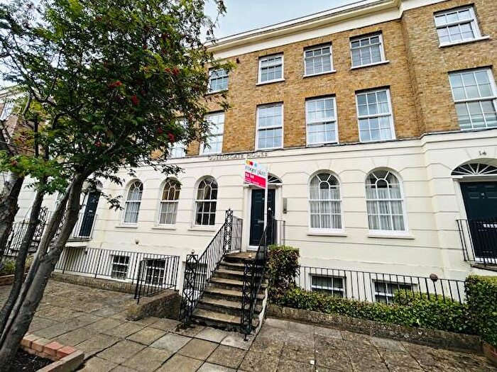 2 Bedroom Apartment To Rent In Cookham Road, Maidenhead, SL6