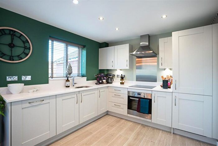 3 Bedroom Semi-Detached House For Sale In Waverley Drive, Wellingborough, NN8