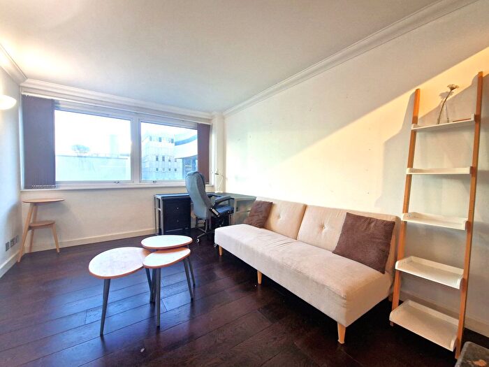 1 Bedroom Flat To Rent In Sovereign House, - Fitzroy Street, W1T