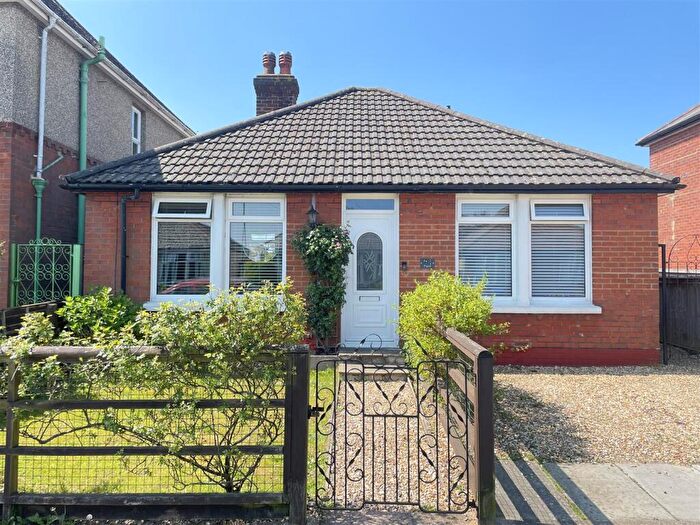 3 Bedroom Detached Bungalow For Sale In Heath Road, Salisbury, SP2