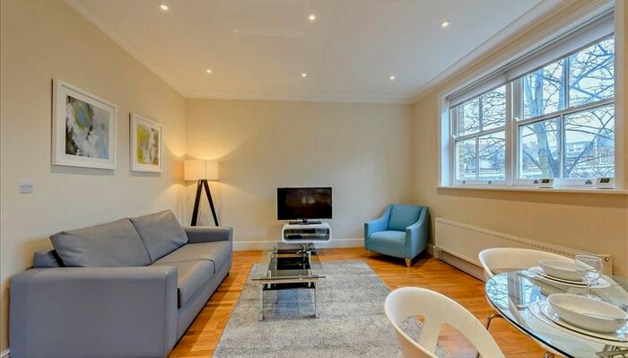 2 Bedroom Flat To Rent In Hamlet Gardens, Ravenscourt Park, London, W6