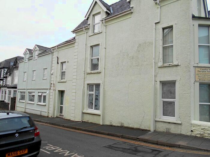 2 Bedroom Flat To Rent In Flat, College Road, Bangor, LL57