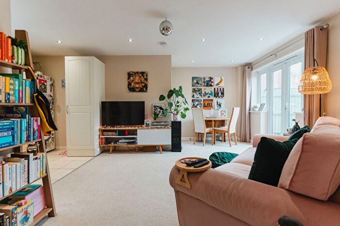 2 Bedroom Flat For Sale In Tuffleys Way, Braunstone, LE3