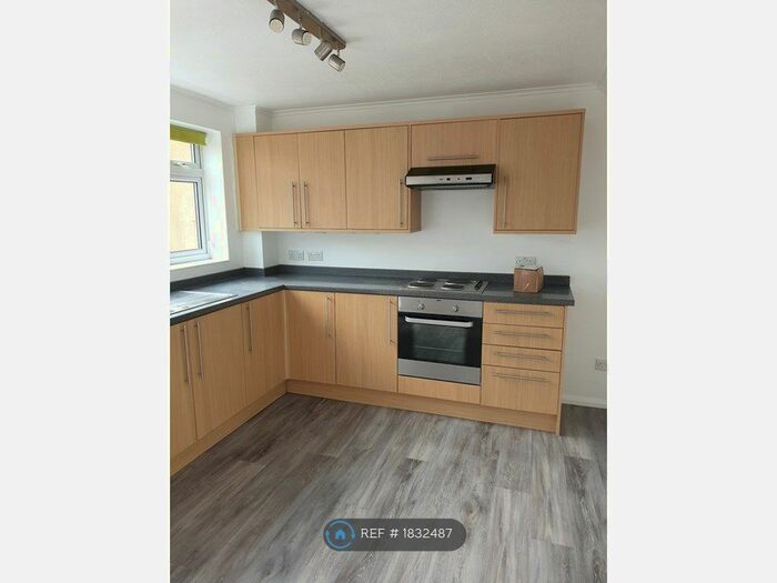 3 Bedroom Semi-Detached House To Rent In Martello Drive, Hythe, CT21