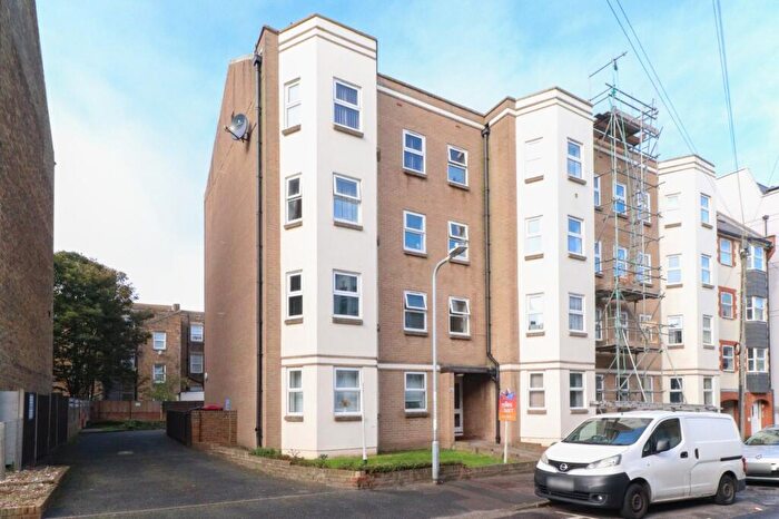 1 Bedroom Flat For Sale In Edgar Road, Cliftonville, Margate, Kent, CT9