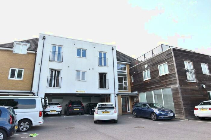 2 Bedroom Apartment To Rent In Alpha Road, Surbiton, KT5