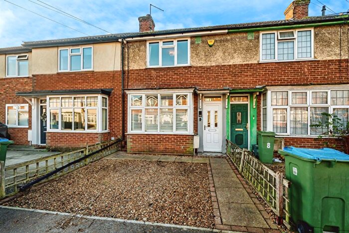 2 Bedroom Terraced House For Sale In Rose Avenue, Aylesbury, HP19