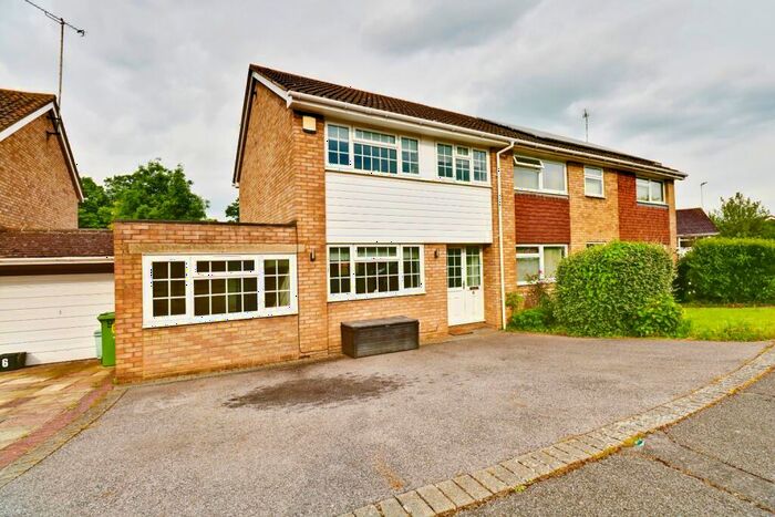 4 Bedroom Semi-Detached House To Rent In Arne Grove, Orpington, Kent, BR6