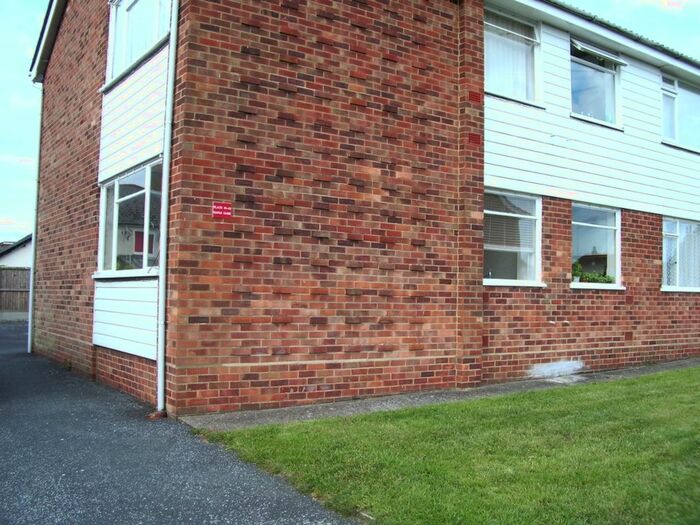 1 Bedroom Flat To Rent In Maple Close, Rough Common, CT2