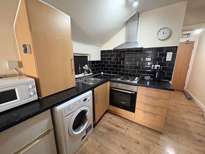 1 Bedroom Apartment To Rent In City Road, Cardiff, CF24