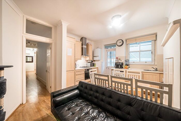 3 Bedroom Flat For Sale In Drayton Gardens, SW10