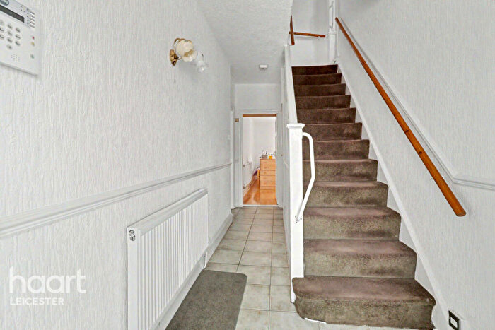 4 Bedroom Detached House For Sale In Narborough Road South, Leicester, LE3